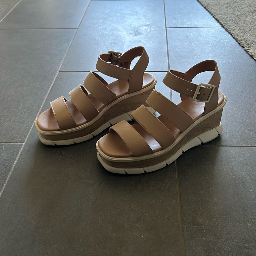 Sorel platform sandals
